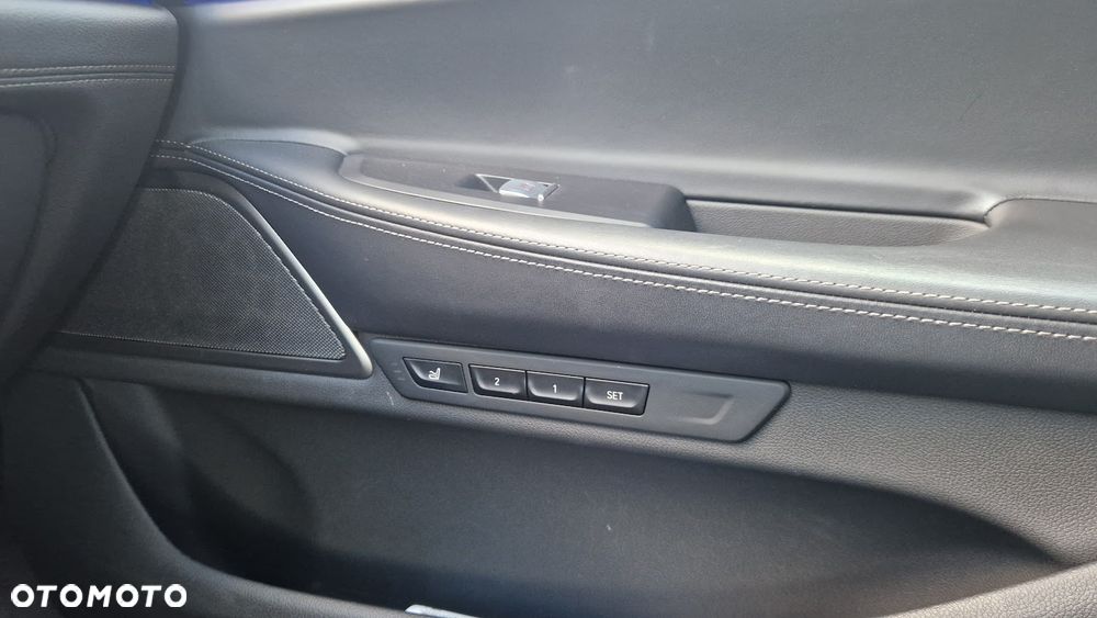 BMW Seria 7 730d xDrive mHEV - 17