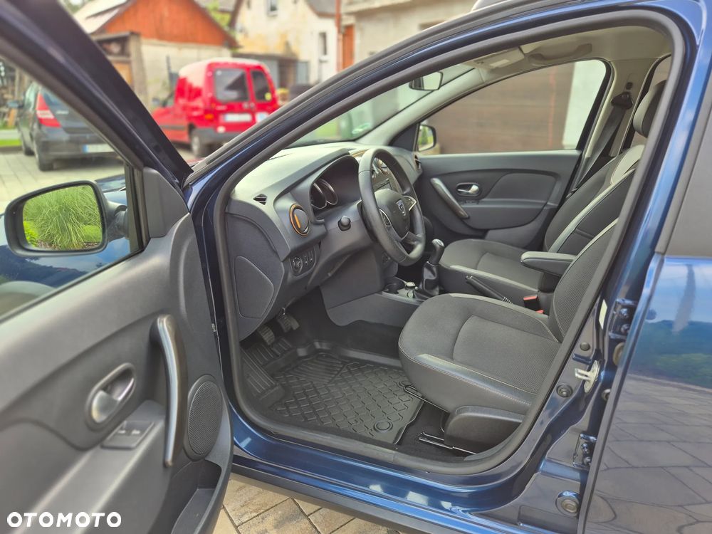 Dacia Sandero TCe 90 Celebration - 32