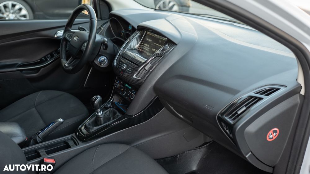 Ford Focus ver-1-5-ecoblue-active-business - 8