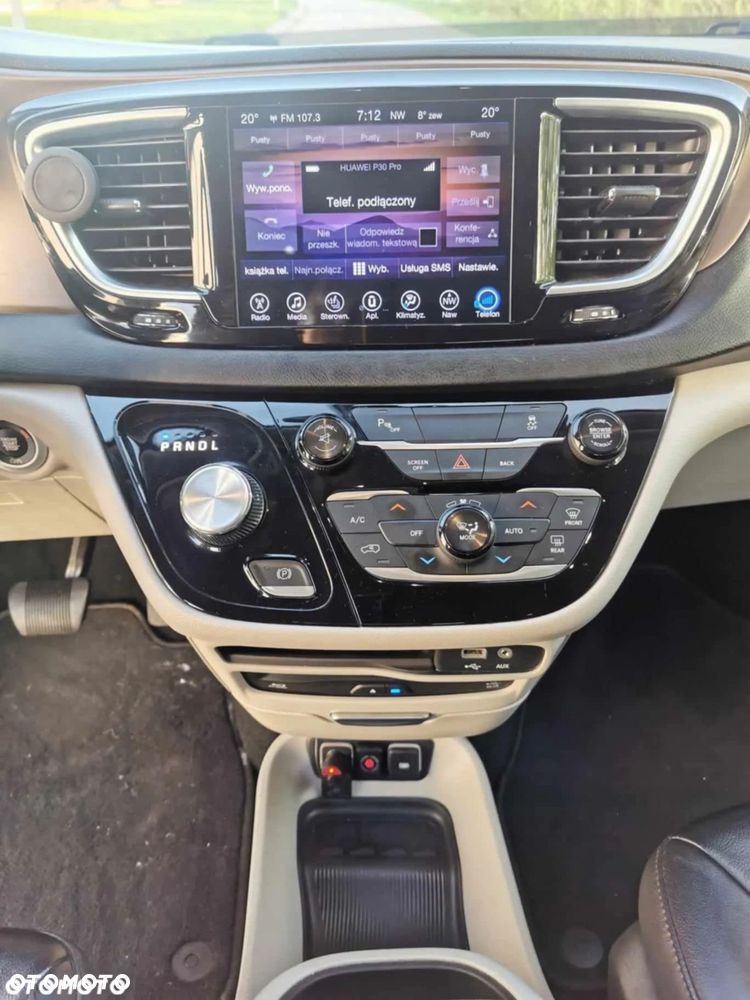 Chrysler Pacifica - 9