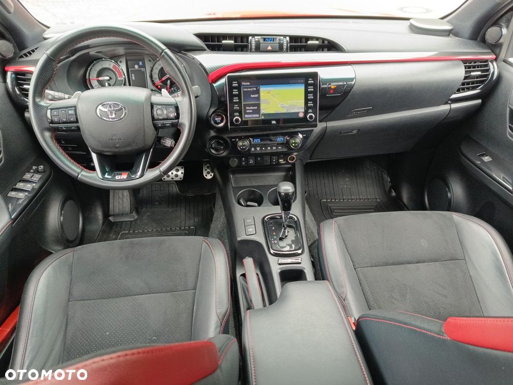 Toyota Hilux 2.8 D-4D Double Cab GR Sport 4x4 - 10