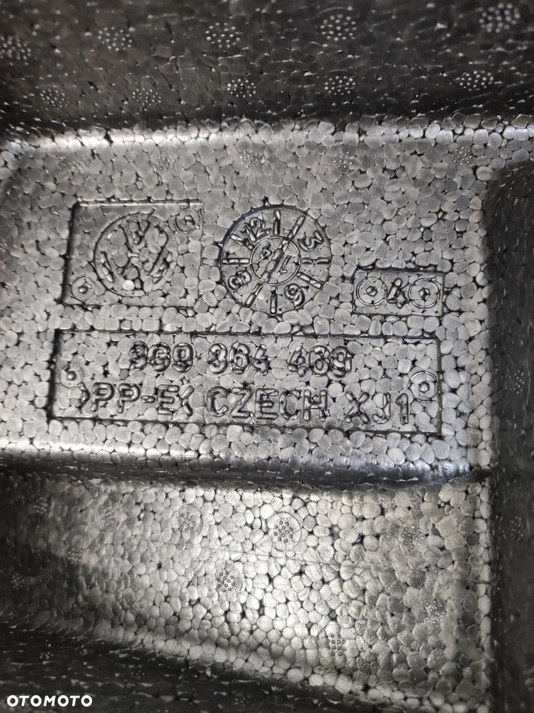 Styropian wkład koła zapasowego zestaw naprawczy pompka VW Passat B8 - 7