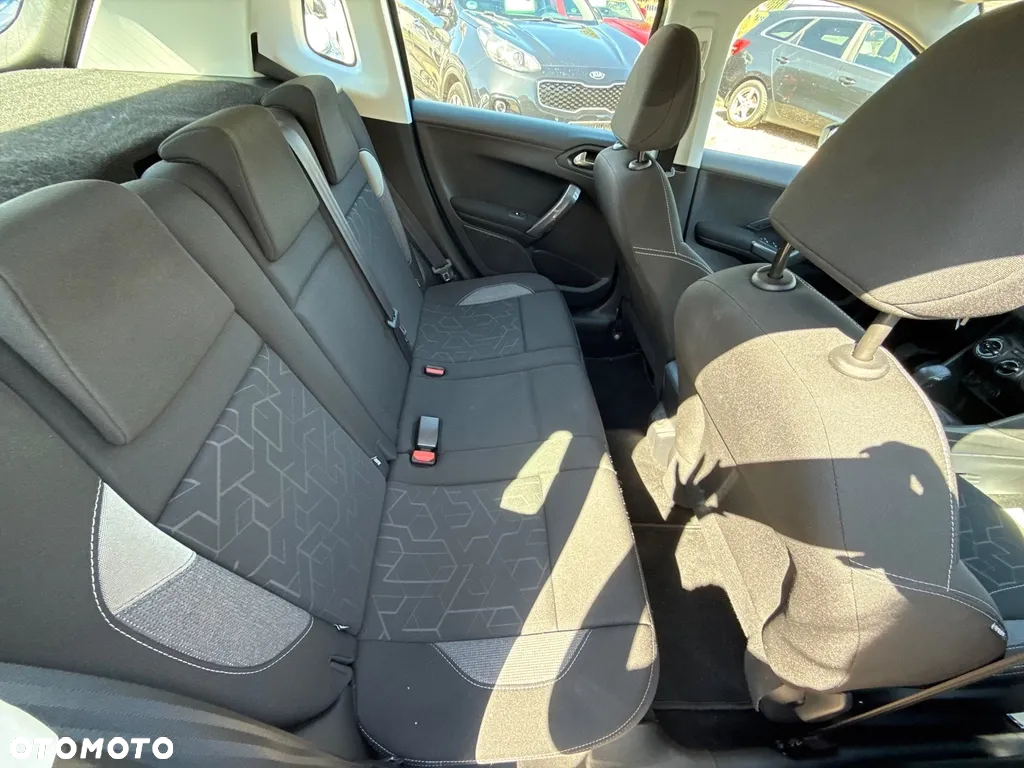 Peugeot 2008 1.2 Pure Tech Style - 16
