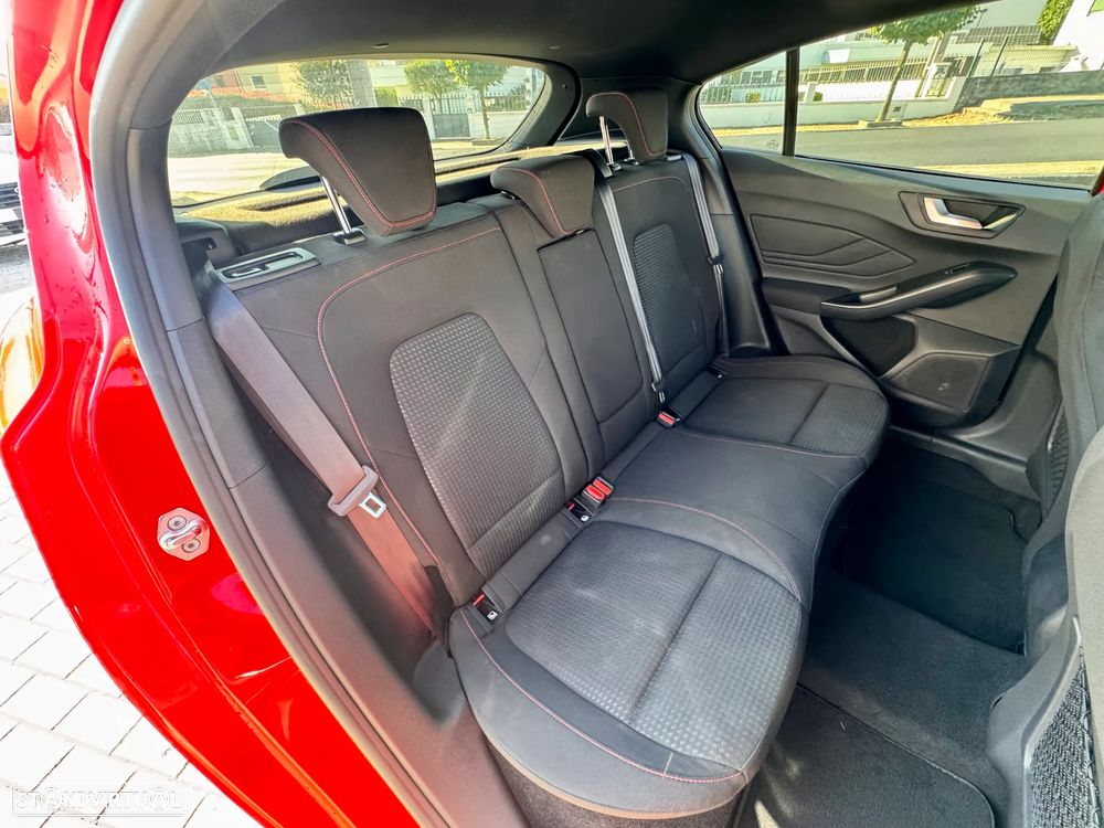 Ford Focus 1.0 EcoBoost MHEV ST-Line - 18