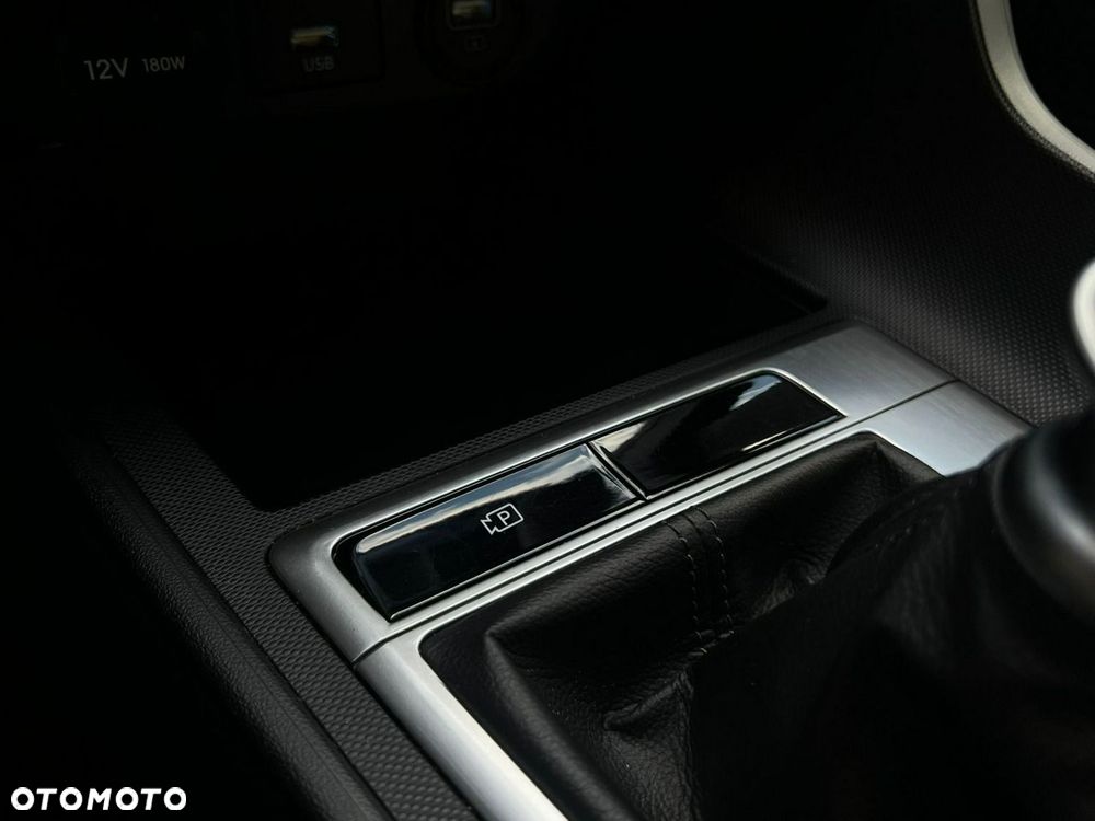 Hyundai Elantra - 25