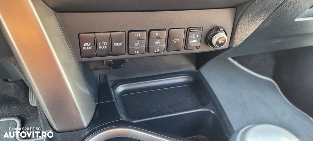 Toyota RAV4 2.5 VVT-i 4x4 Luxury - 17