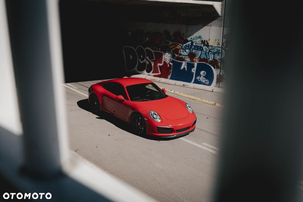 Porsche 911 Carrera 4S PDK - 10
