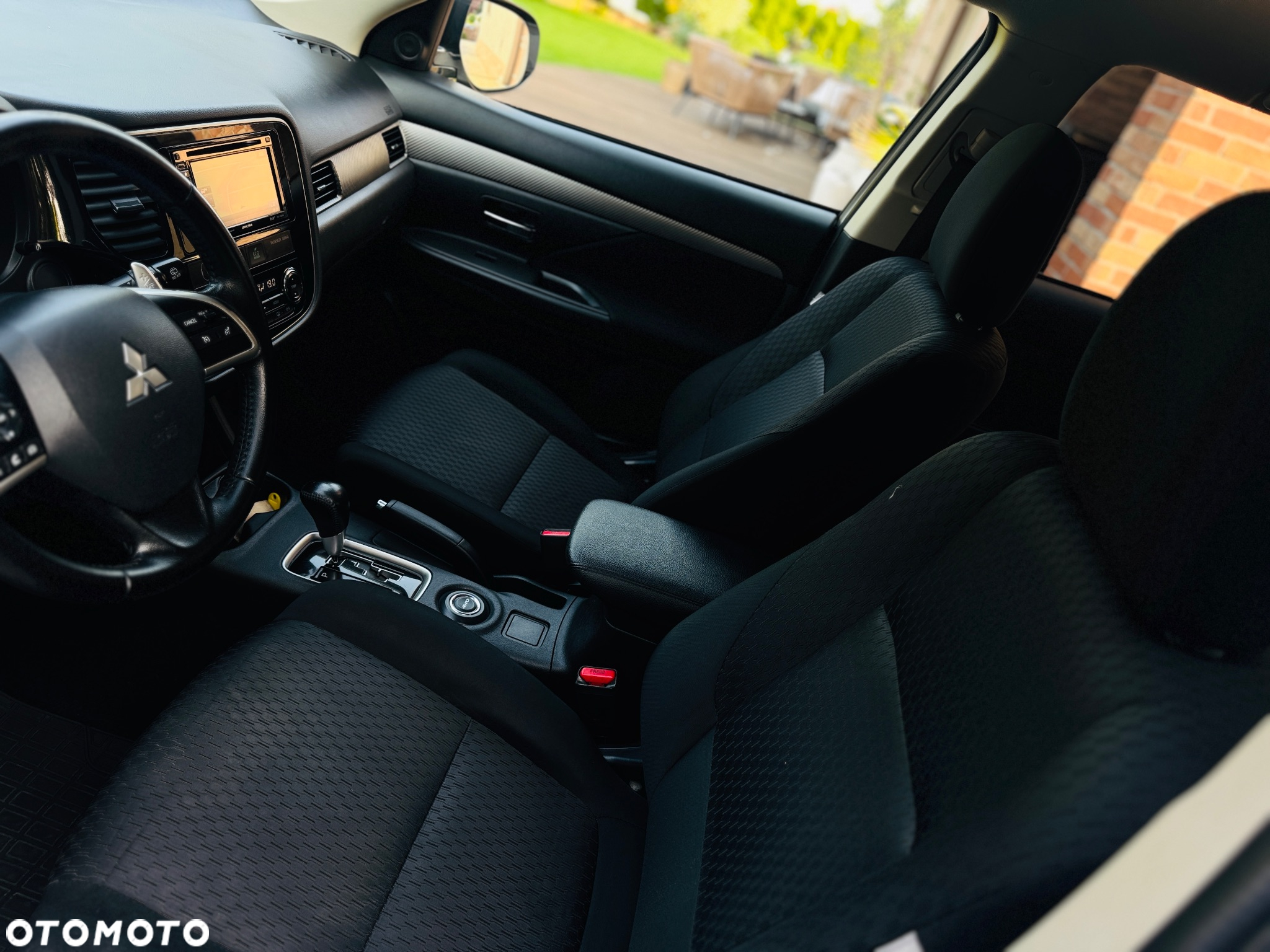 Mitsubishi Outlander 2.0 Intense + Navi 4WD CVT - 8