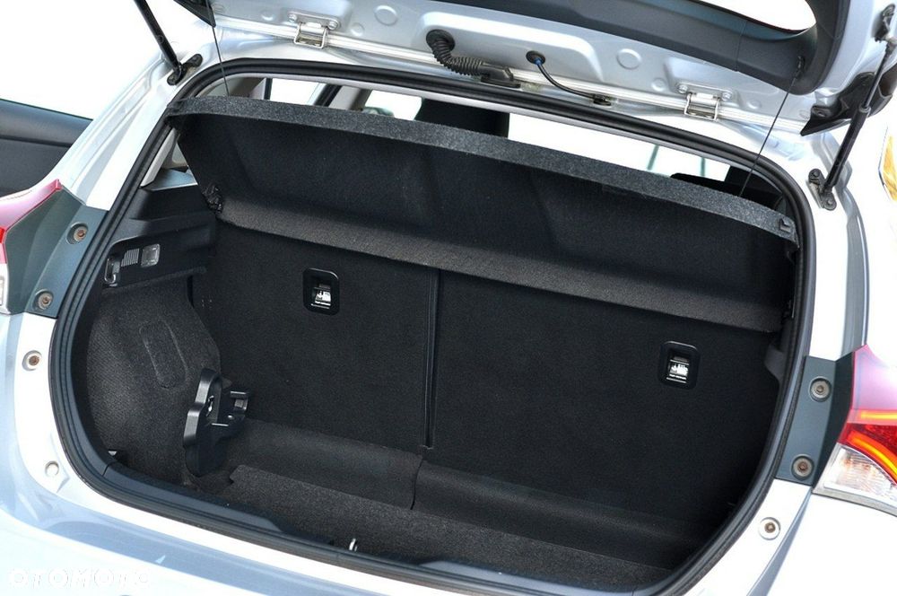 Toyota Auris - 11