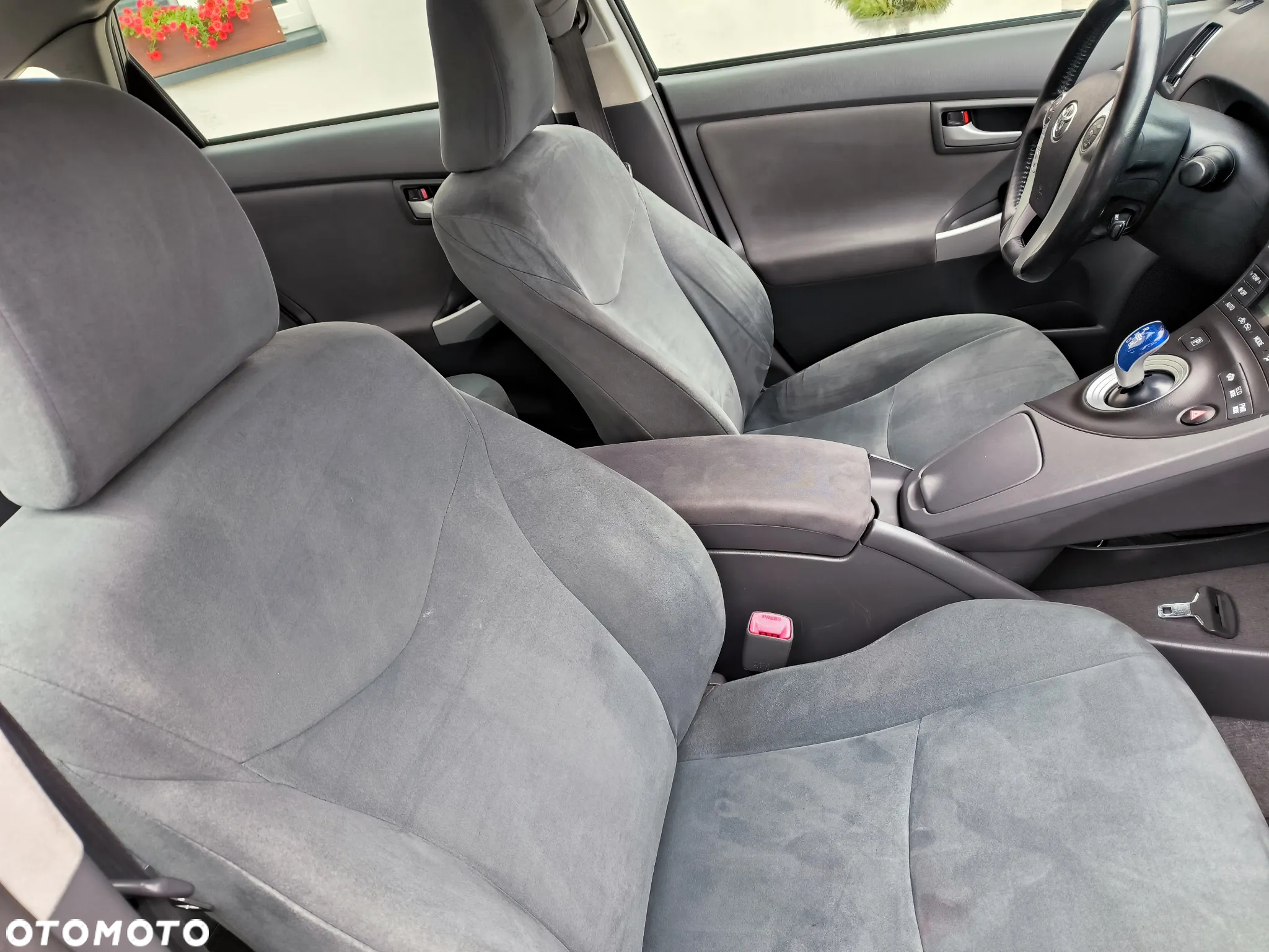 Toyota Prius 1.8 HSD Life - 10