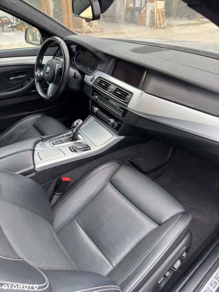 BMW Seria 5 M550d xDrive Touring Sport-Aut - 8