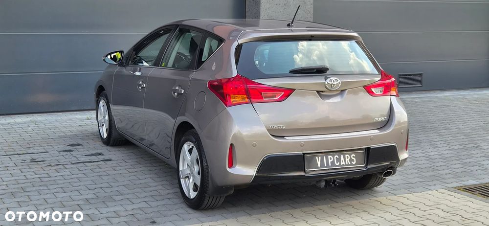 Toyota Auris 1.6 Premium - 18