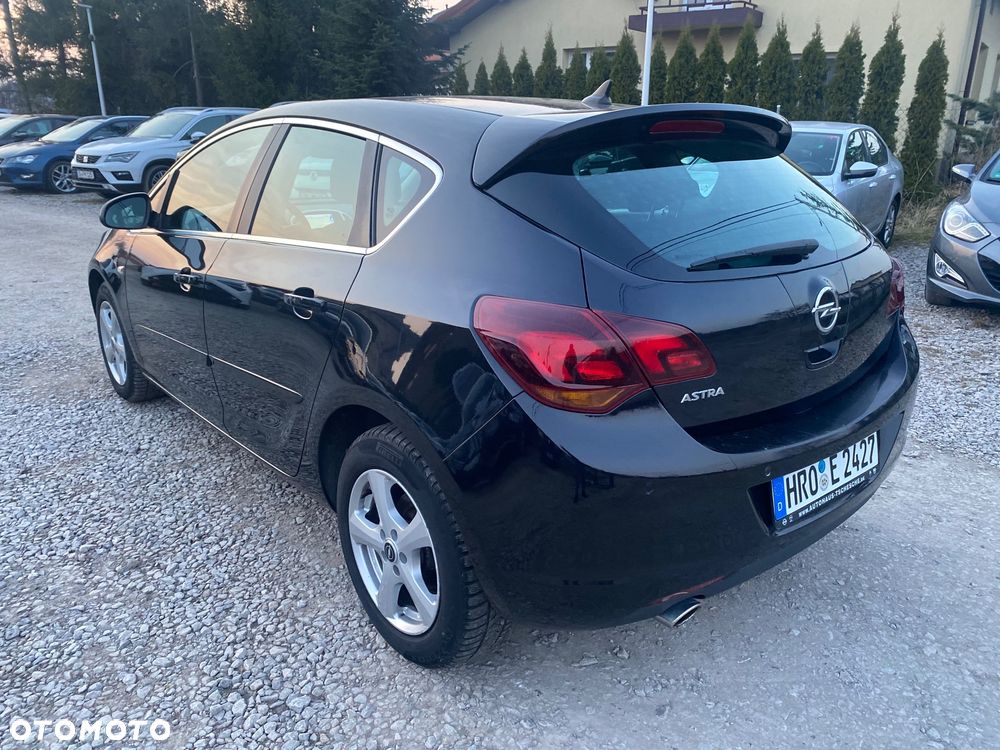 Opel Astra 1.4 Turbo Cosmo - 4