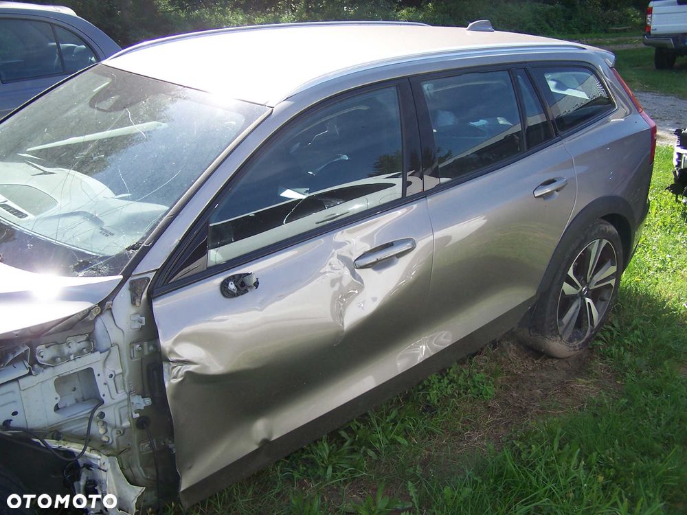 Volvo V60 Cross Country - 7
