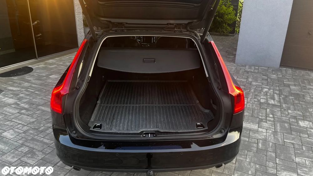 Volvo V90 D4 Momentum - 9