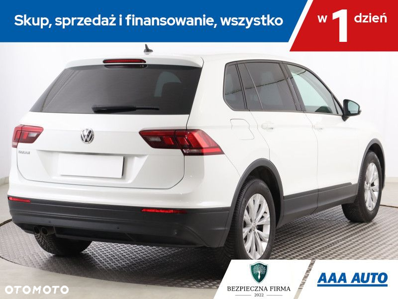 Volkswagen Tiguan - 6