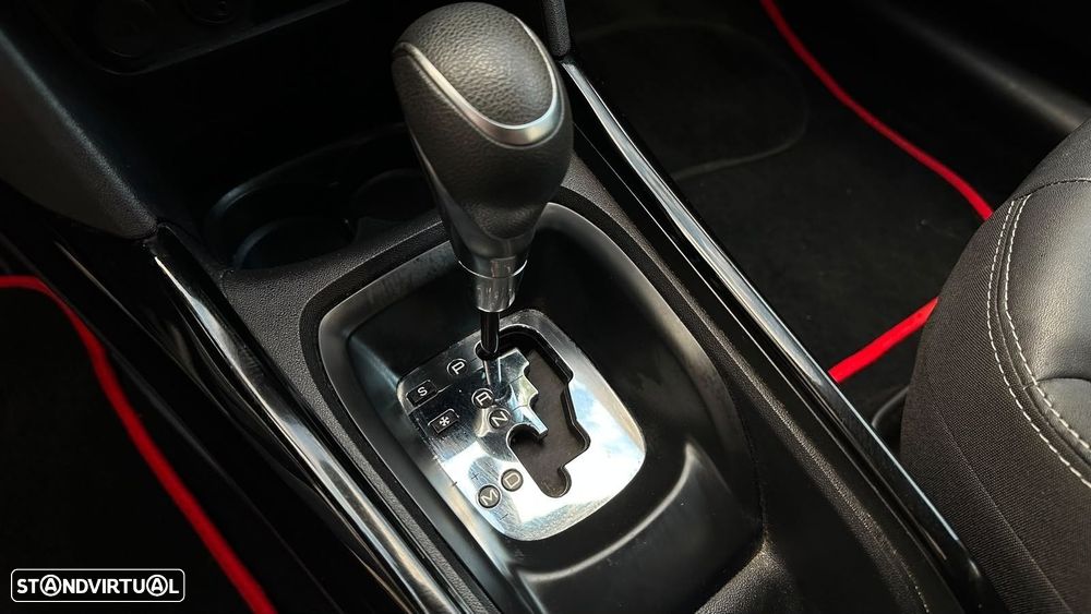 Peugeot 2008 1.2 PureTech Allure EAT6 - 12