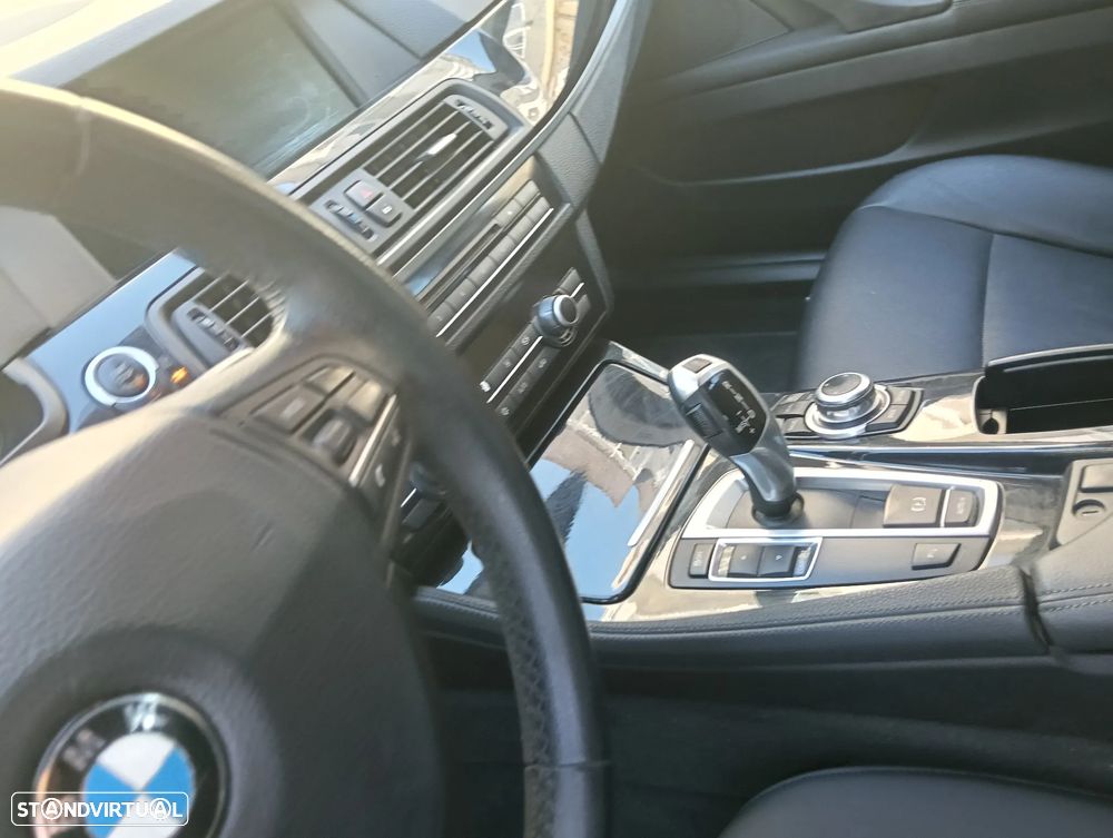 BMW 520 d Exclusive Auto 129g - 8