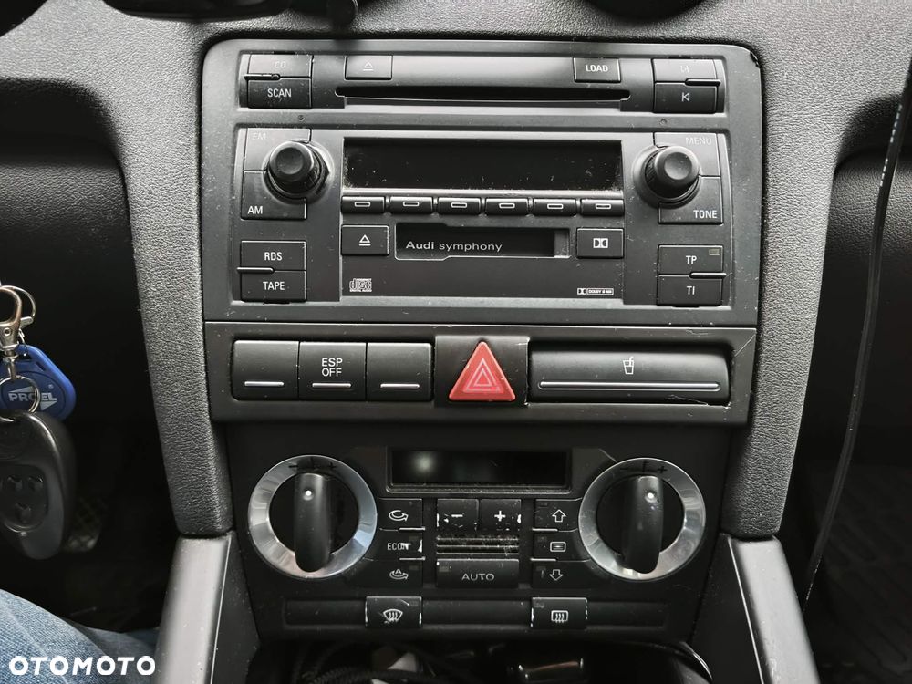 Audi A3 3-drzwiowe 1.6 Ambiente - 6