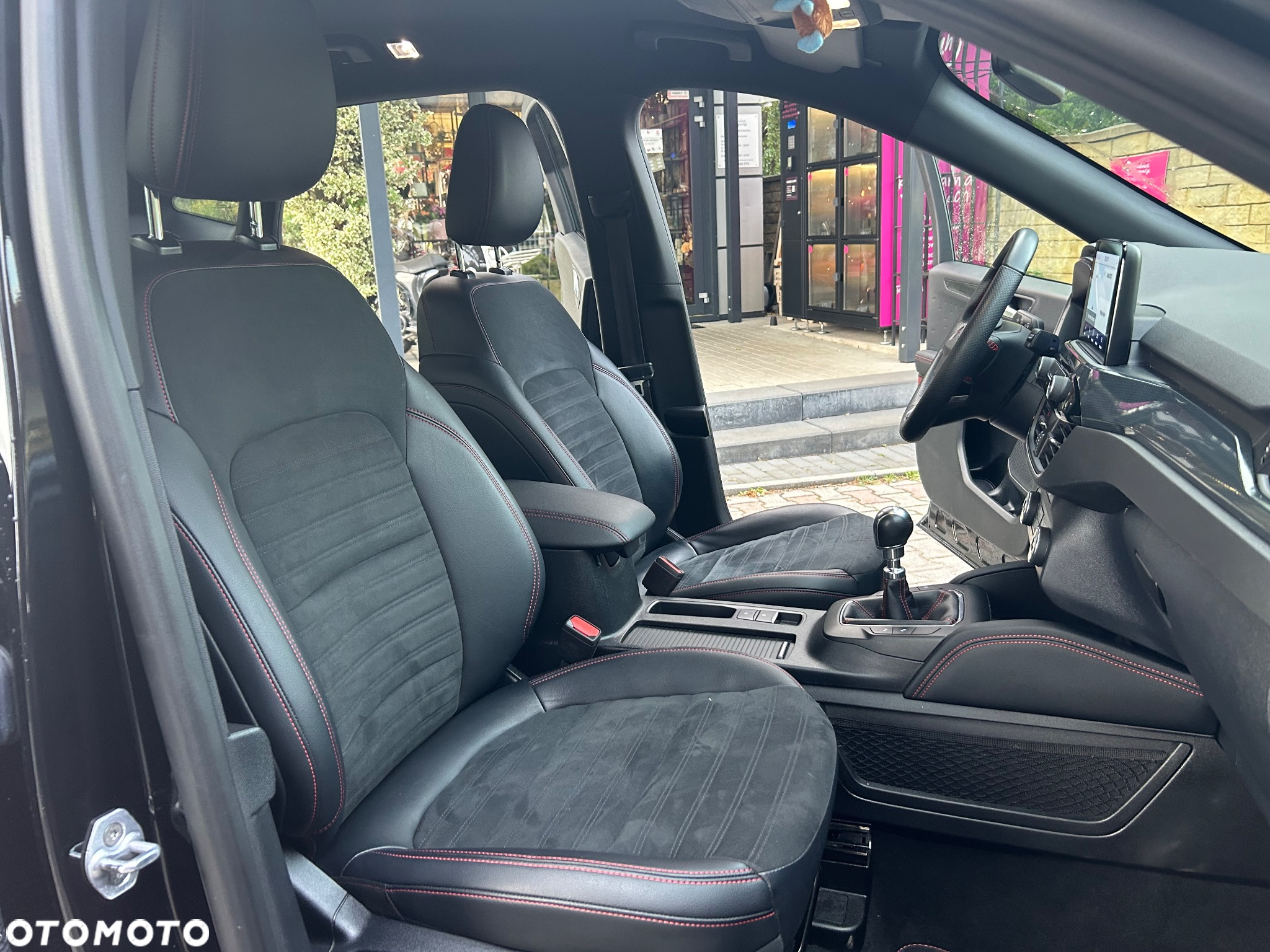 Ford Kuga 2.0 EcoBlue Hybrid ST-LINE X - 26