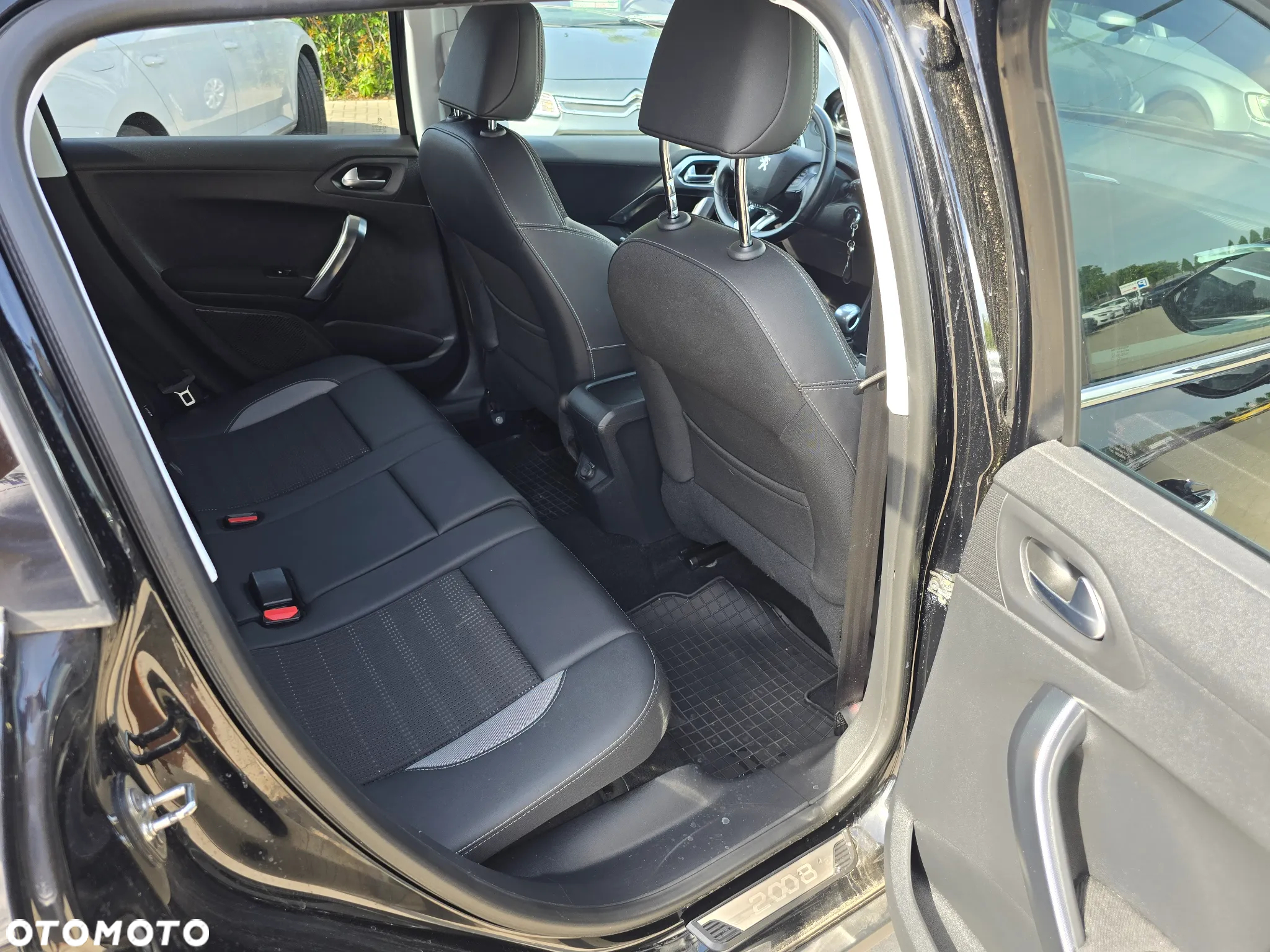 Peugeot 2008 - 10