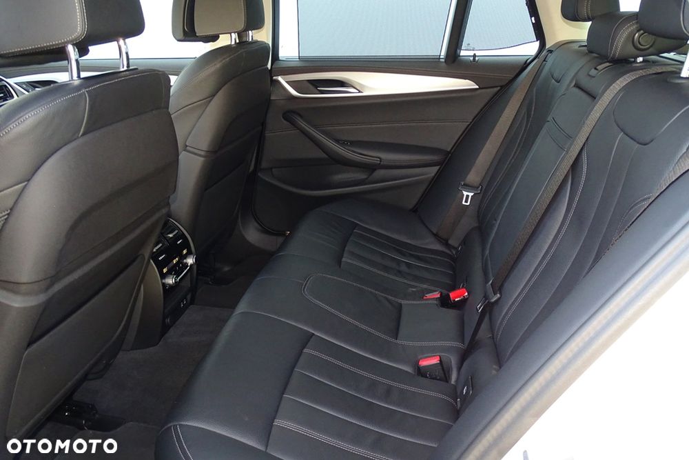 BMW Seria 5 530d mHEV Luxury Line sport - 24
