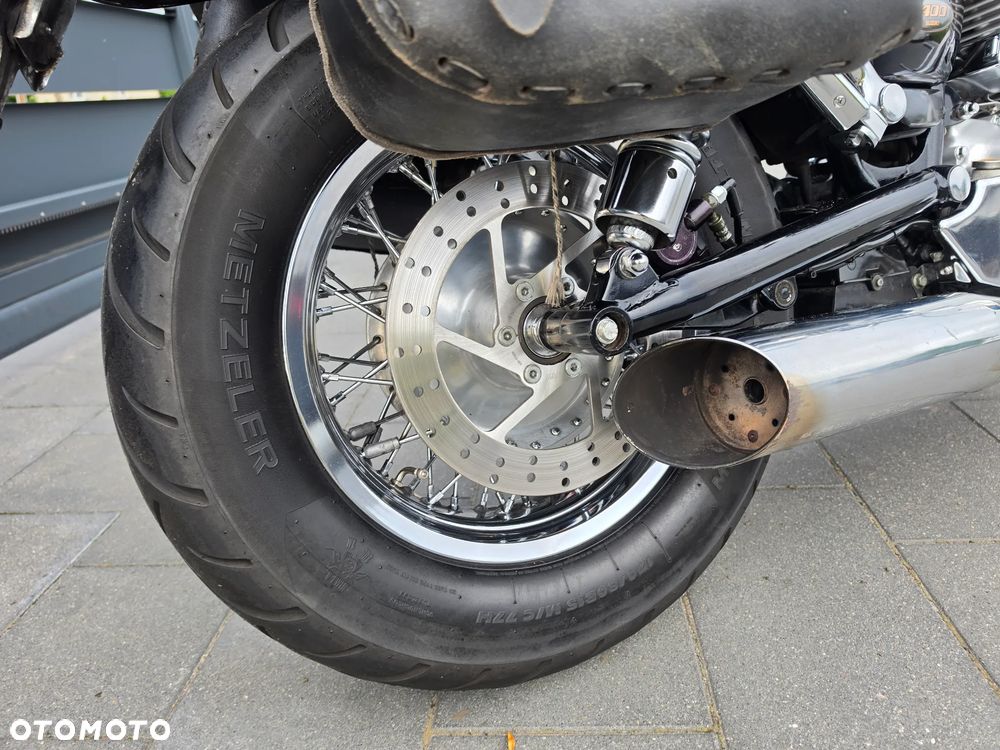 Suzuki Intruder - 10