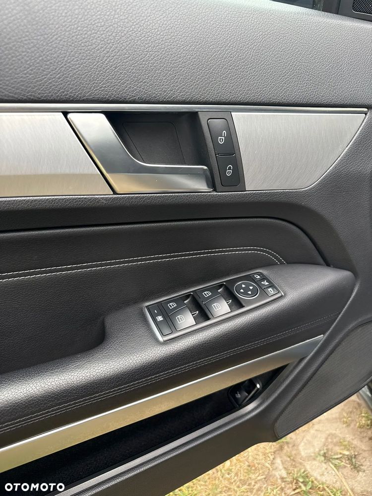 Mercedes-Benz Klasa E 400 7G-TRONIC - 4