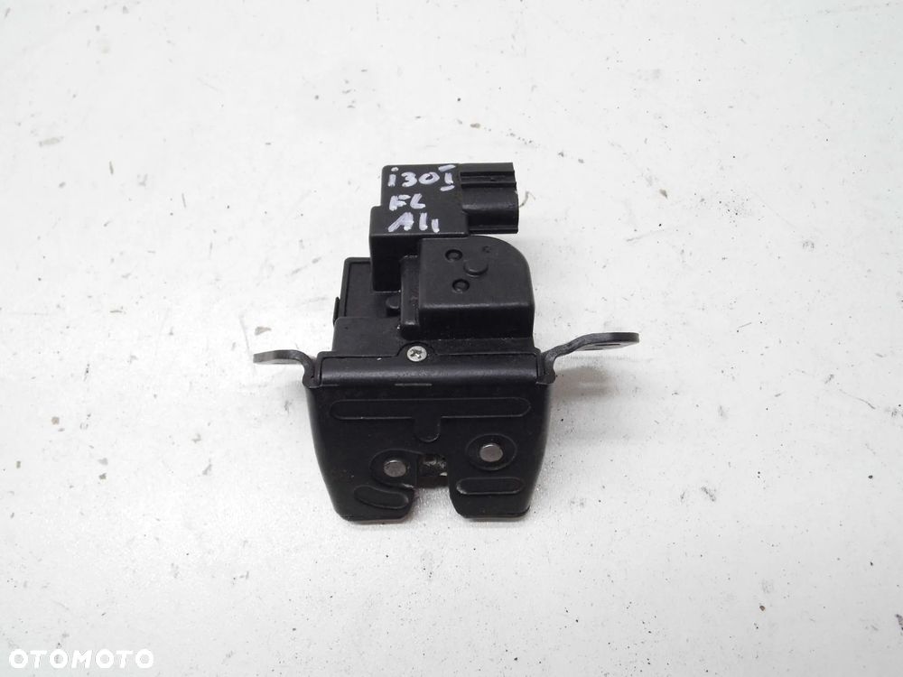 ZAMEK KLAPY BAGAŻNIKA 81230-2L000 HYUNDAI I30 I LIFT HATCHBACK ORYGINAŁ