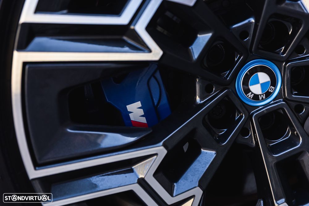 BMW i5 - 7