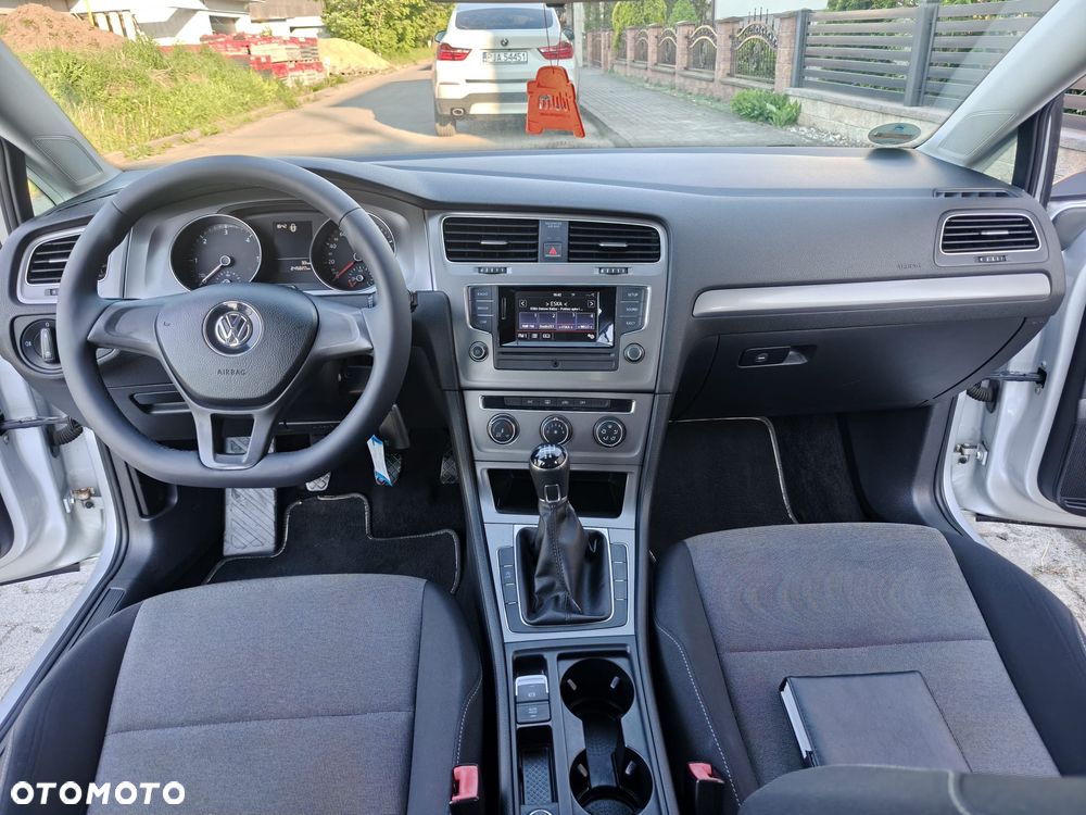 Volkswagen Golf - 6