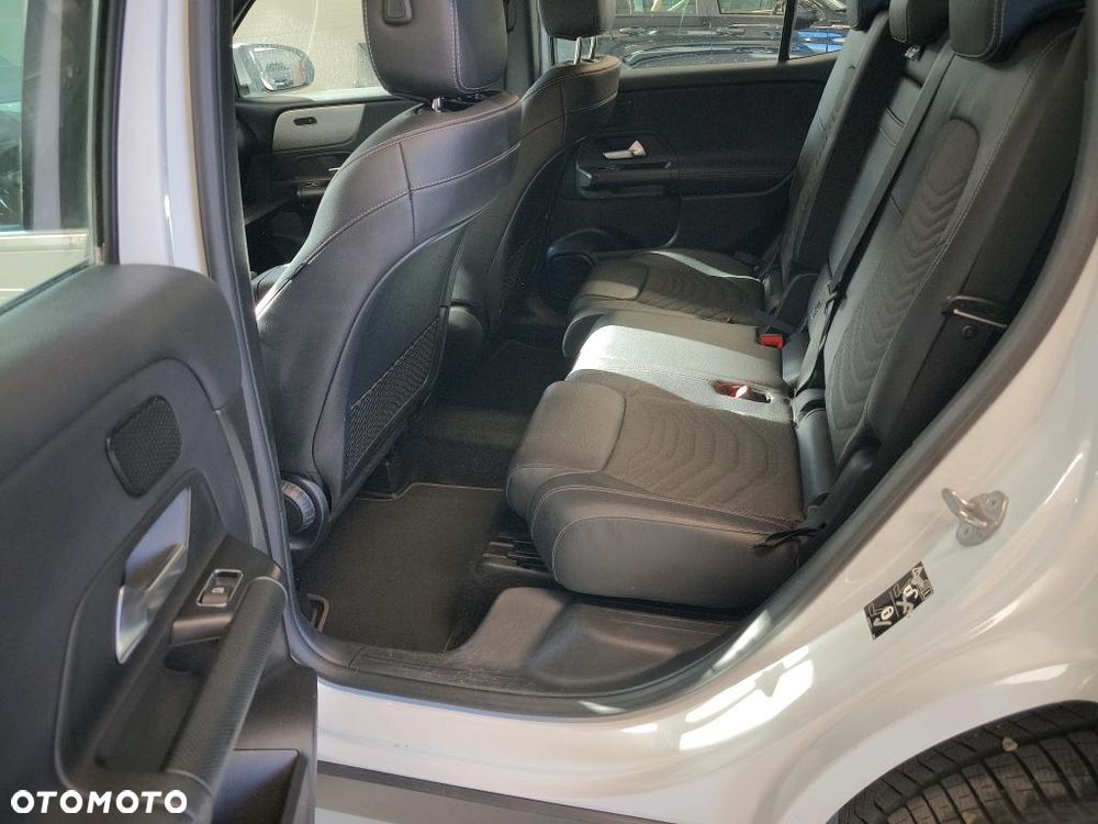 Mercedes-Benz GLB 200 7G-DCT - 9