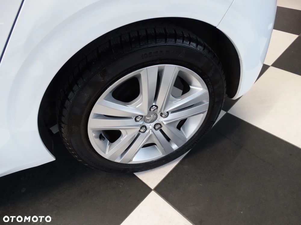 Peugeot 208 82 PureTech Style - 7