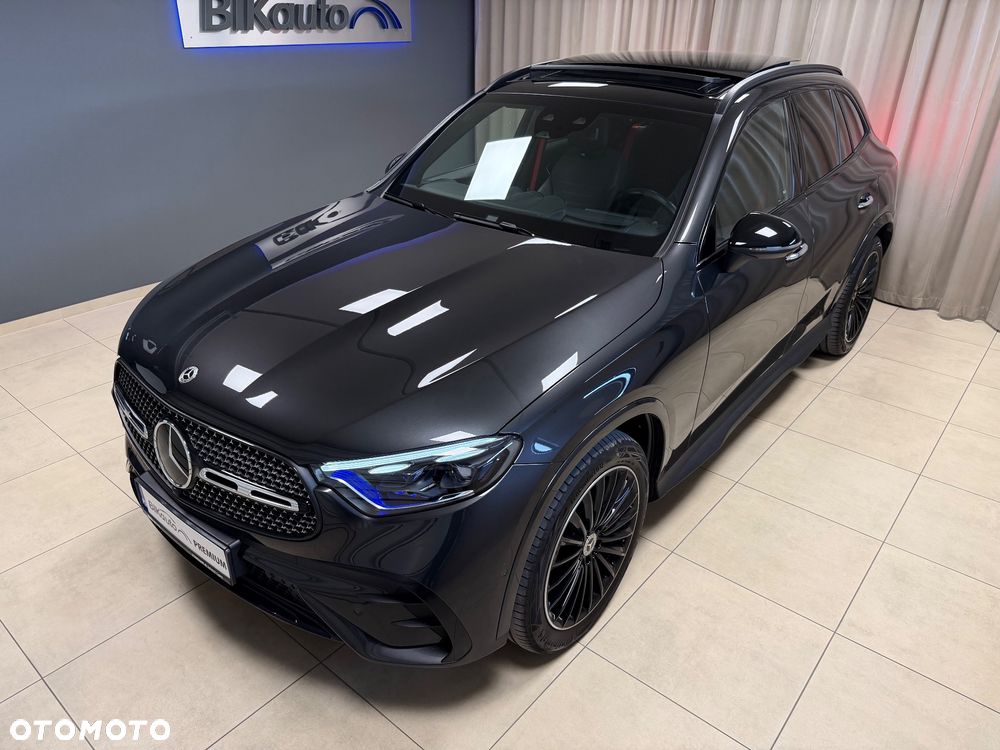 Mercedes-Benz GLC 300 4Matic 9G-TRONIC AMG Line - 2
