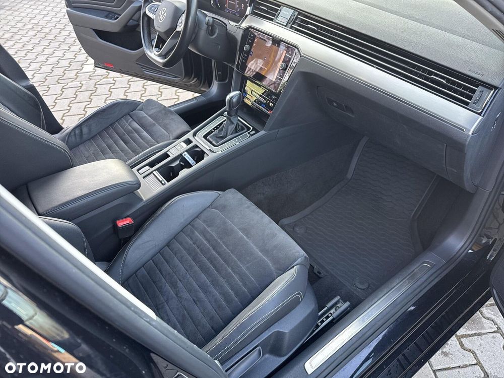 Volkswagen Passat Variant 2.0 TDI Elegance DSG - 18