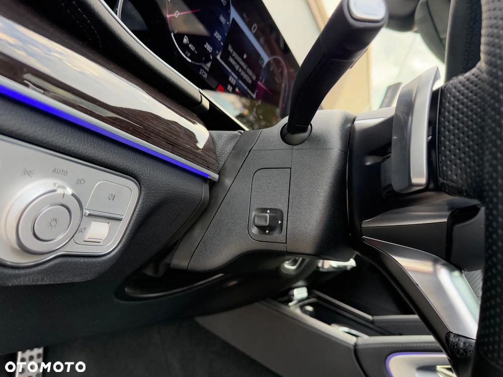 Mercedes-Benz GLS - 26