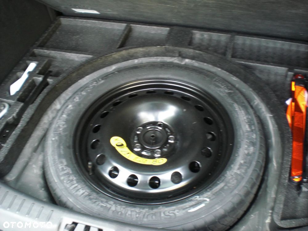 Ford Kuga - 32