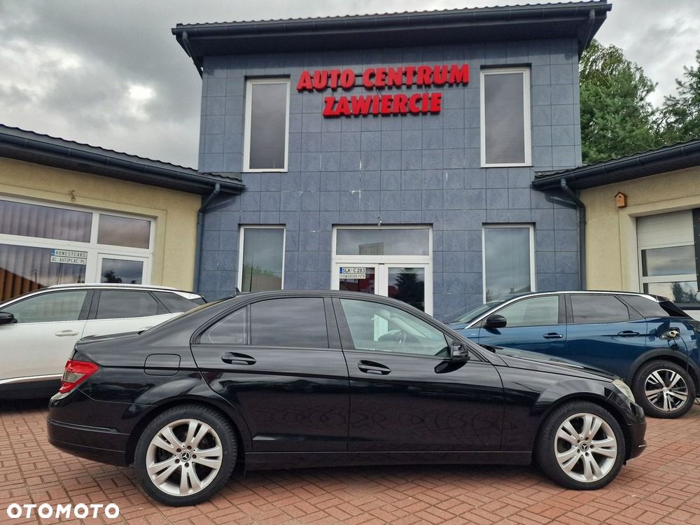 Mercedes-Benz Klasa C 180 BlueEFFICIENCY 7G-TRONIC Avantgarde - 16