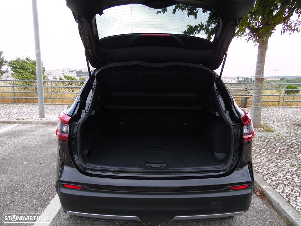 Nissan Qashqai 1.5 dCi N-Connecta J18 - 18