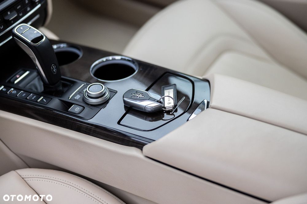 Maserati Quattroporte GranLusso S - 18