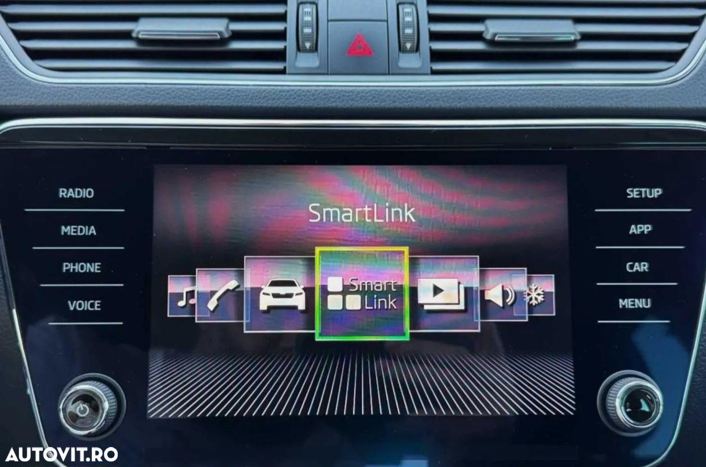 Skoda Superb 2.0 TDI DSG Laurin & Klement - 12