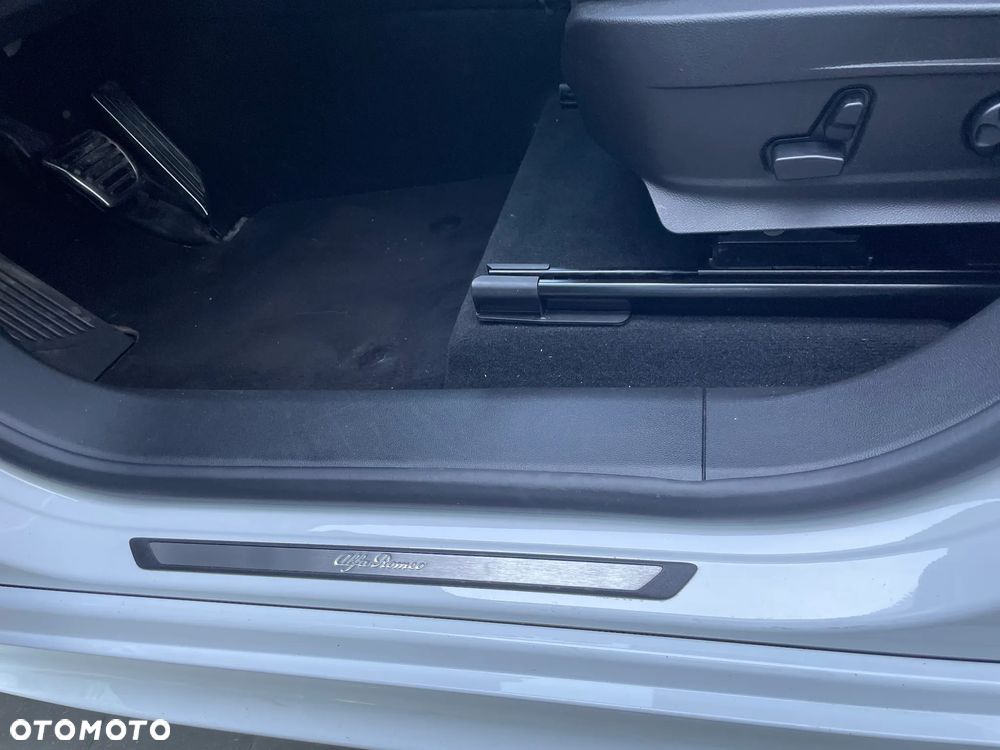 Alfa Romeo Stelvio 2.0 Turbo Veloce Q4 - 24