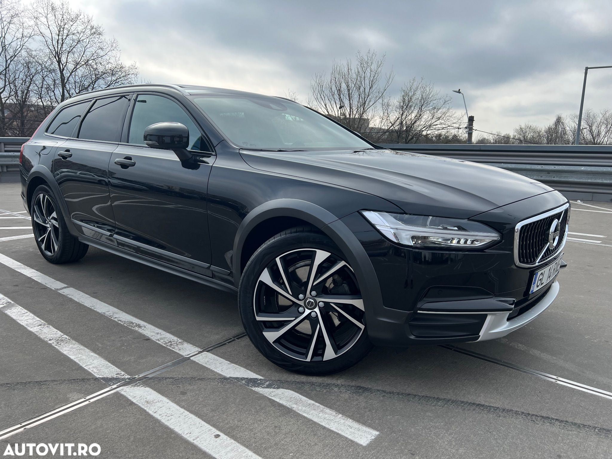 Volvo V90 Cross Country T5 AWD Geartronic Pro - 1