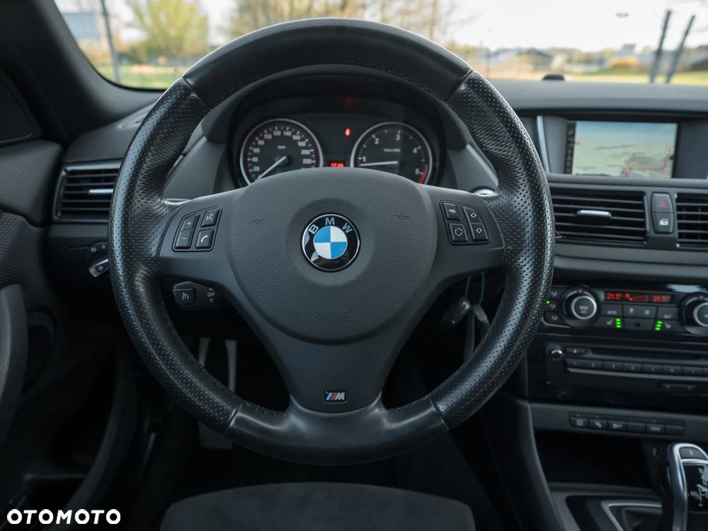 BMW X1 sDrive20d Sport Line - 23