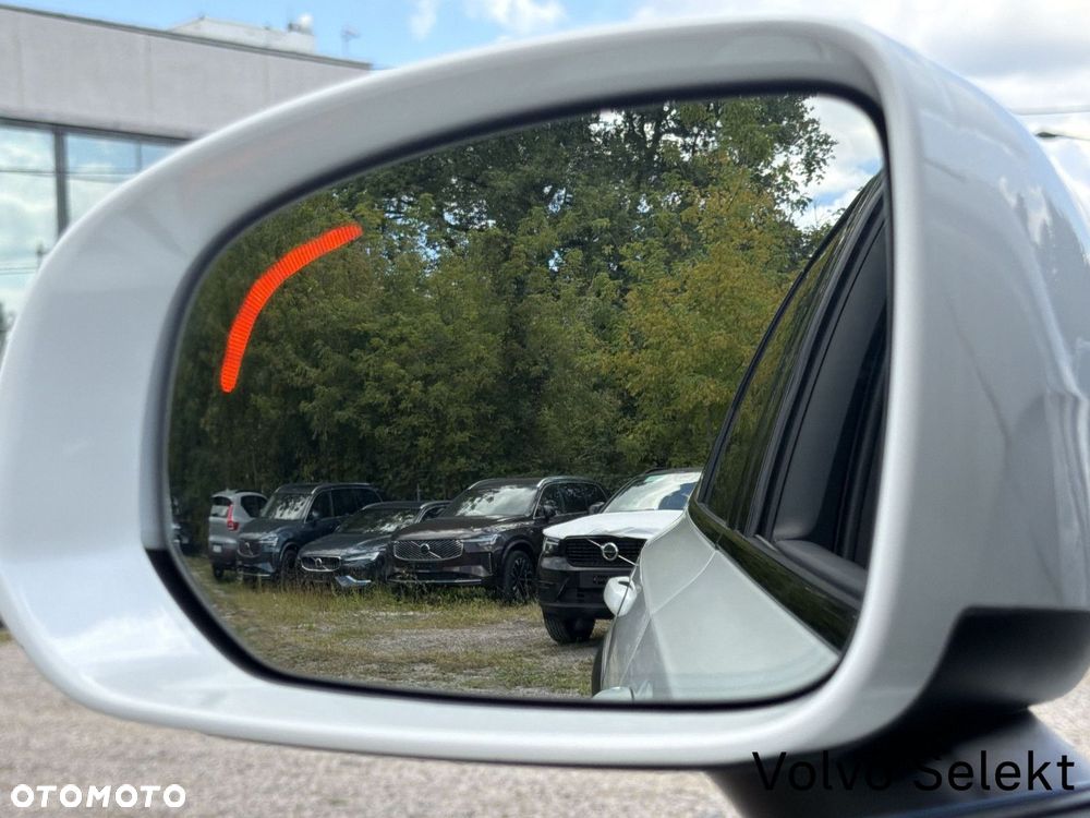 Volvo V90 Cross Country - 32