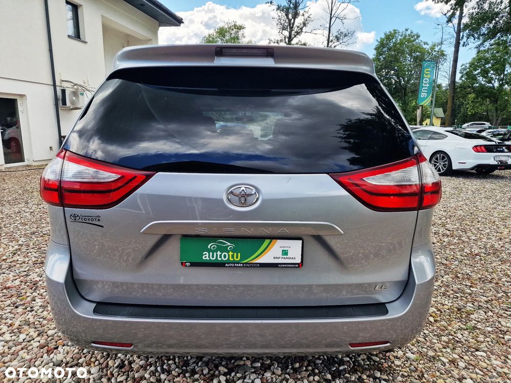Toyota Sienna - 5