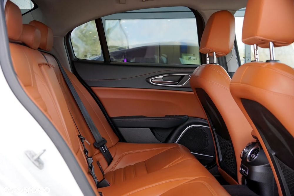 Alfa Romeo Giulia 2.0 Turbo Super - 25