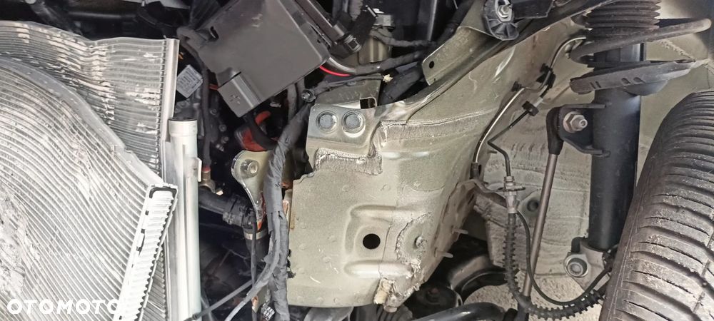 Ford Explorer Elektromotor mit Standard Range RWD 52kWh Style - 14