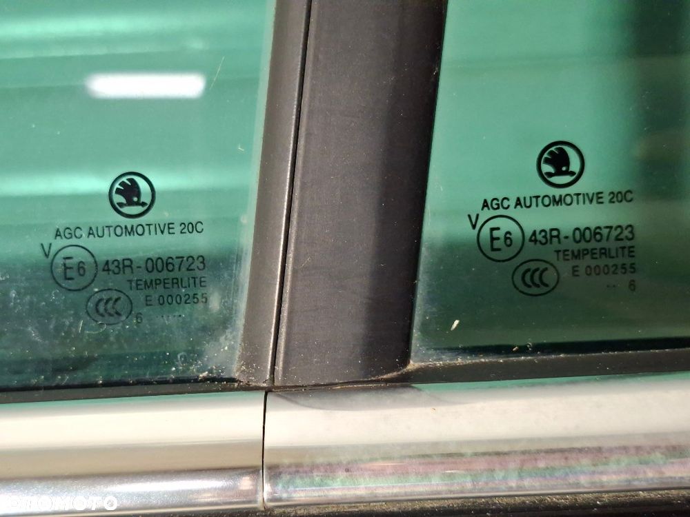 Skoda Octavia III 5E 2016r 5-cio drzwiowy drzwi lewy tył kolor czarny LF9R - 5