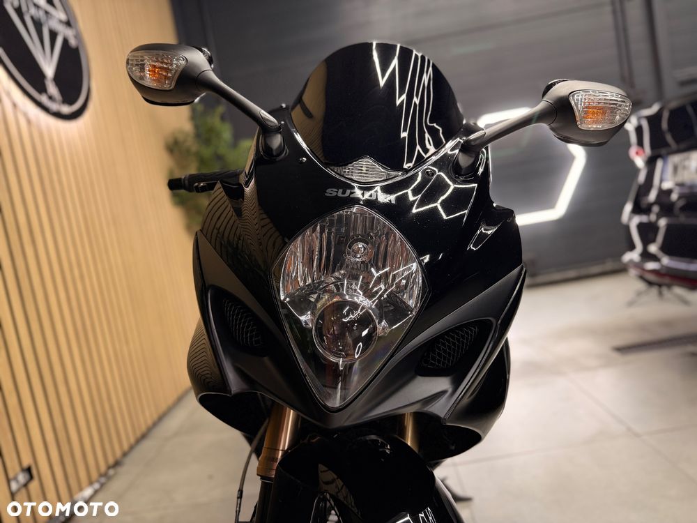 Suzuki GSX-R - 10